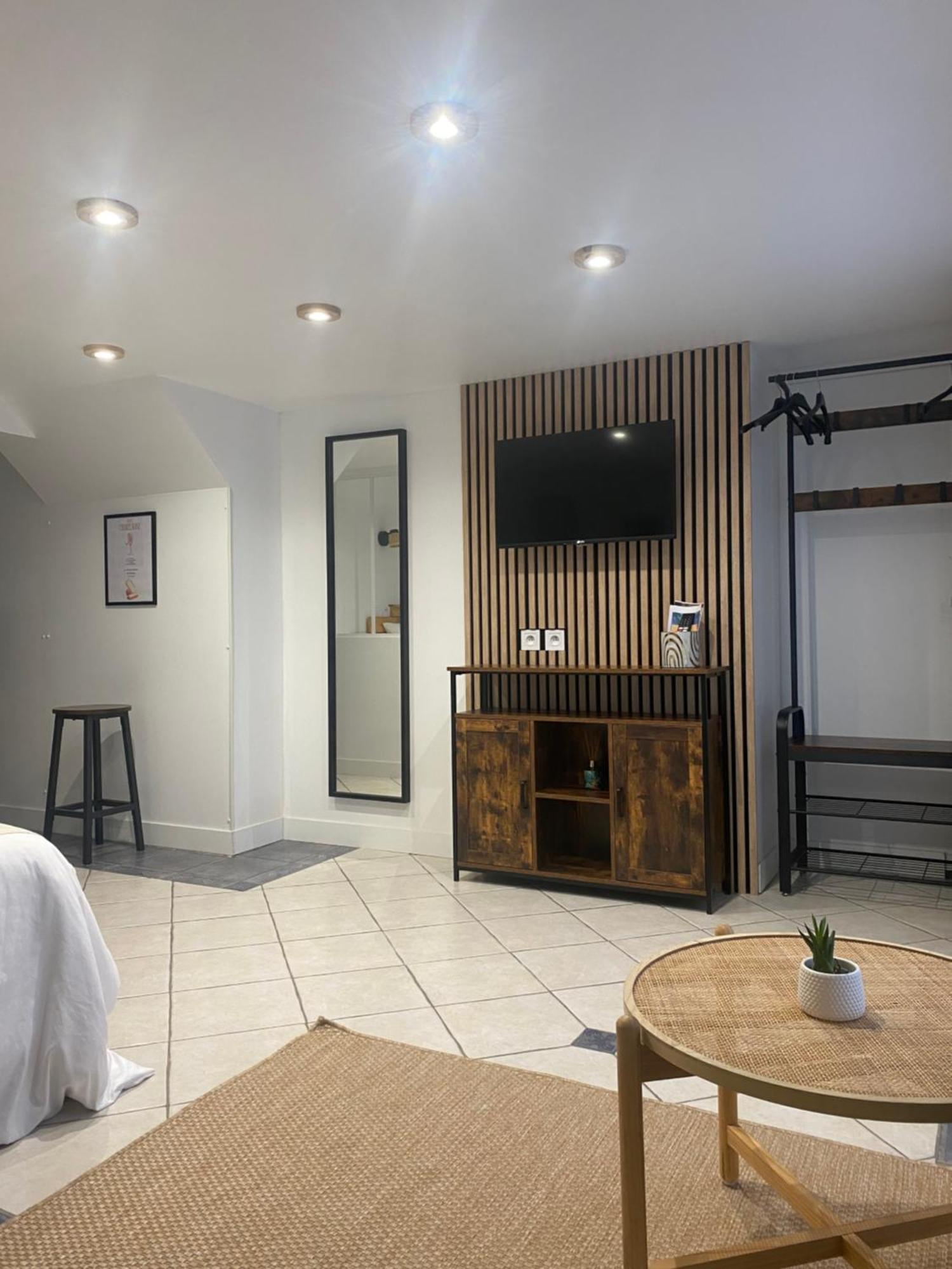 Appart Studio Rdc De Maison Avec Exterieur Proche Reims Tinqueux Buitenkant foto